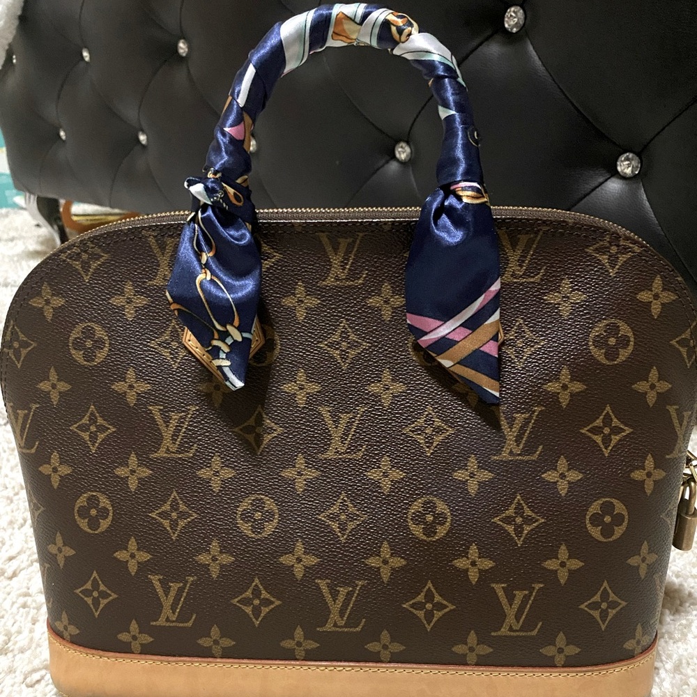 💥100%Authentic Louis Vuitton Monogram Alma MM ❤️
